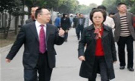 孙玉英在集团公司调研工会事情