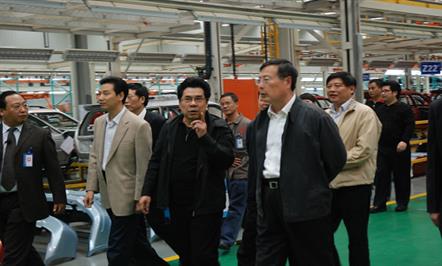天下政协副主席、、、天下工商联主席黄孟复莅临川汽集团视察