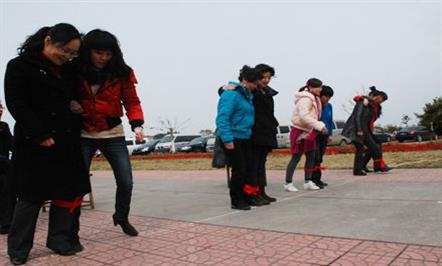 集团公司举行趣味活动欢庆“三八”妇女