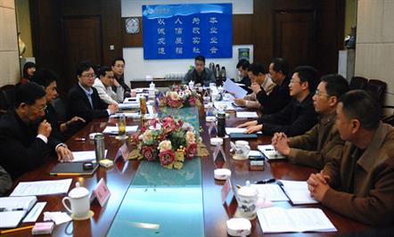 市妄想局长邹若力深入集团现场办公时体现