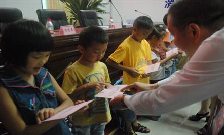 “008PG国际集团爱心儿童基金”上半年资助金发放完毕