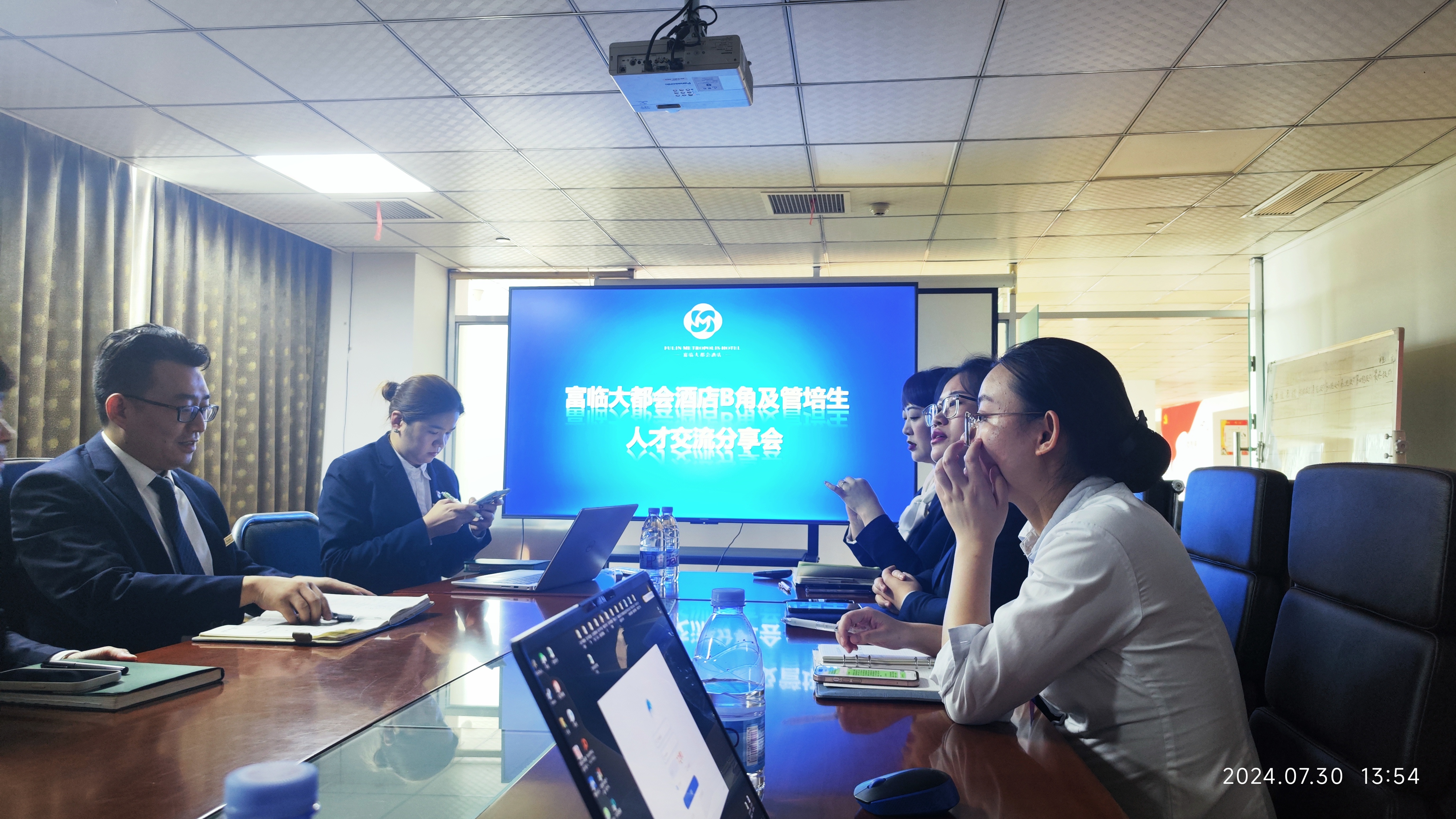 1f5f50c7-d903-48de-a21a-64528277e31d